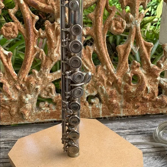 Vintage Bundy Made By Selmer Flute Unique Silver Lamp